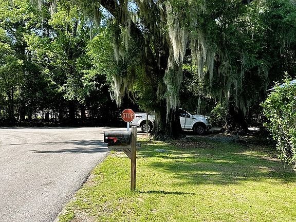 5th image of 200 Weaver St