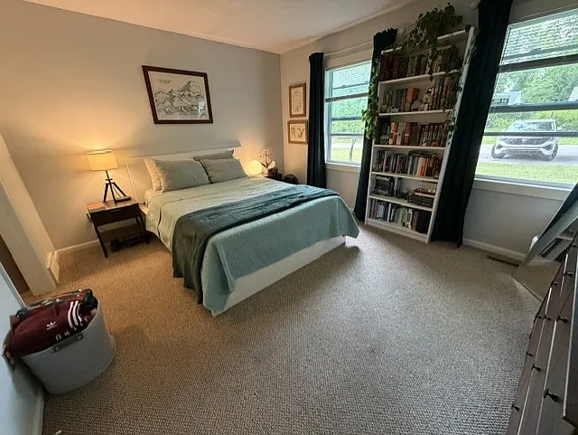 33 Charleston Ave — Photo 10