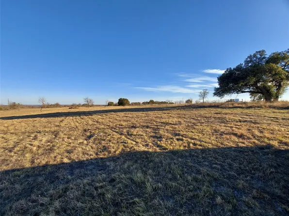 33 Comanche Hills Dr, Comanche, TX 76442