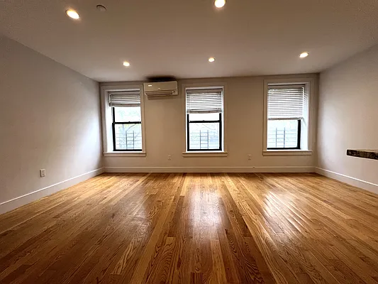 Rented by Oxford Property Group | media 4