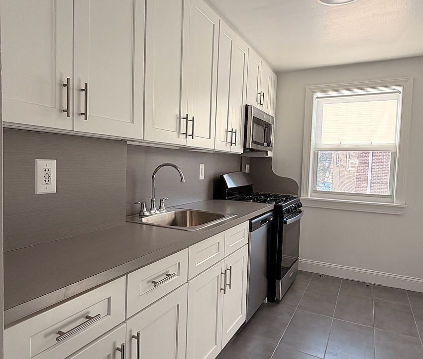 1st image of 11525 Metropolitan Ave APT 154