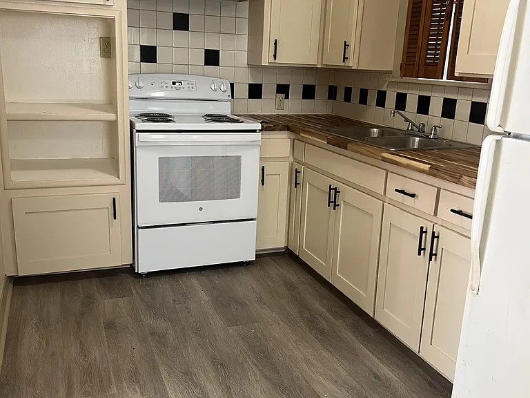 3108 Cashion Pl — Photo 23