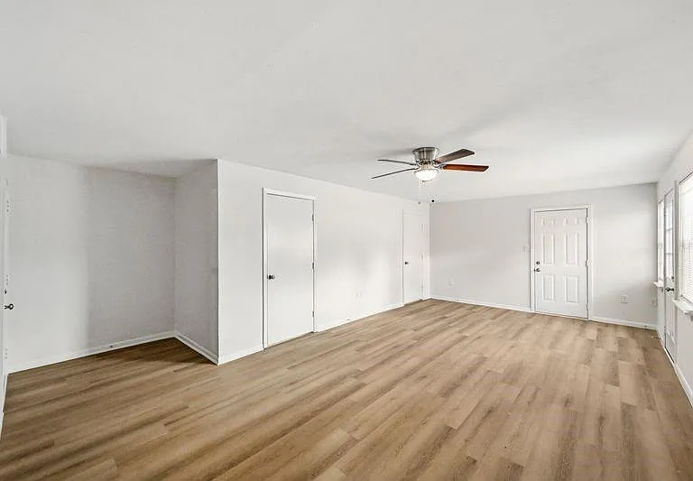 2409 Estate Dr — Photo 20