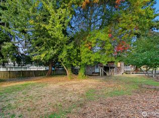 20822 Damson Rd, Lynnwood, WA 98036