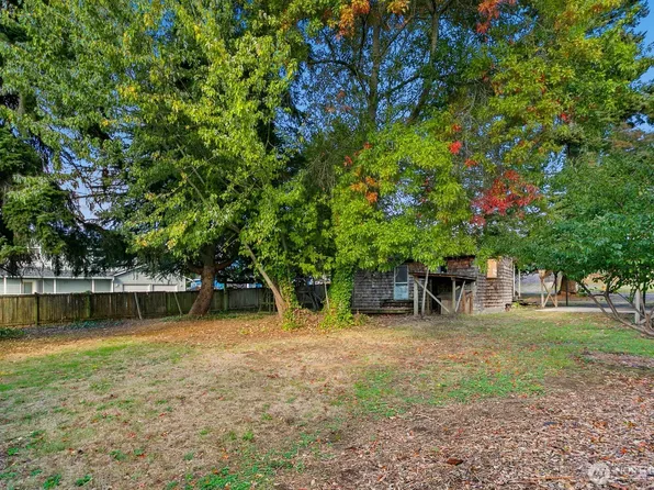 20822 Damson Road, Lynnwood, WA 98036