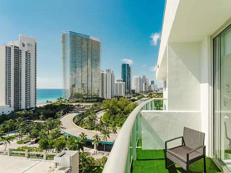 19370 Collins Ave #C — Photo 41