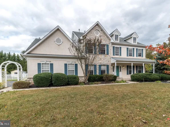 112 Knoll Dr, Collegeville, PA 19426