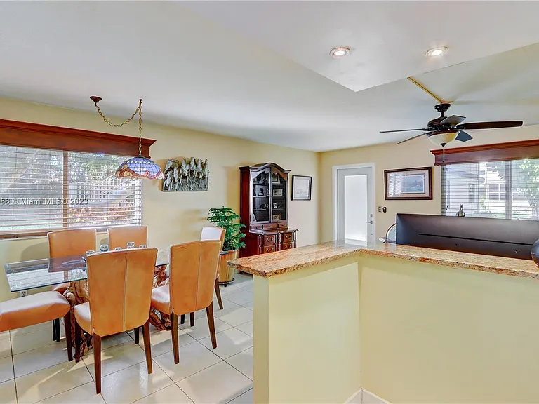 694 Brittany Park #O — Photo 7