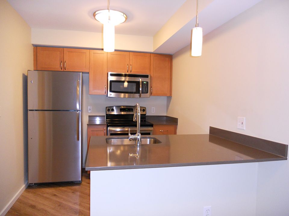 Beautifully Renovated Kitchen!