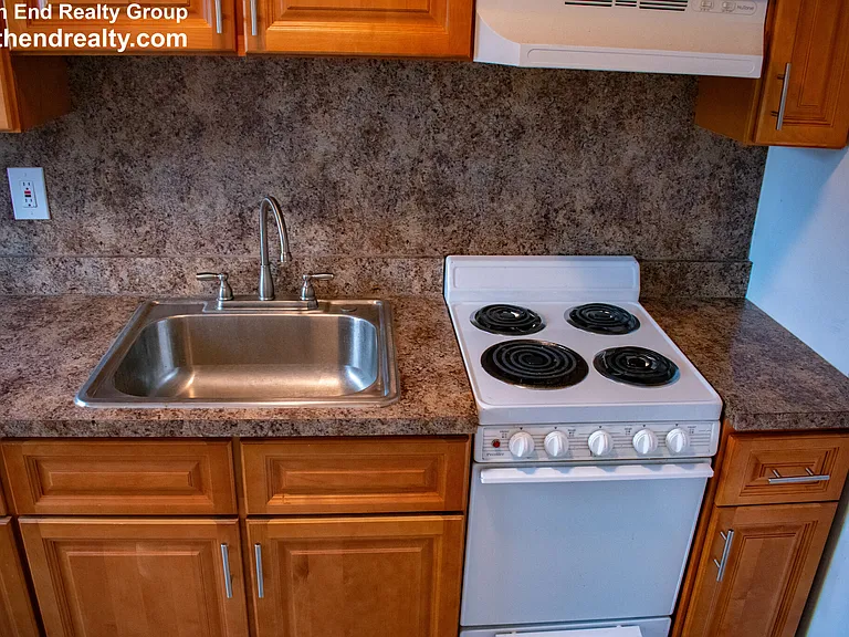 762 Huntington Ave #5 — Photo 2