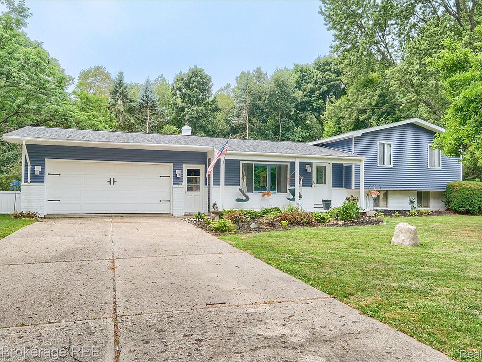 1st image of 2127 Holly Tree Dr