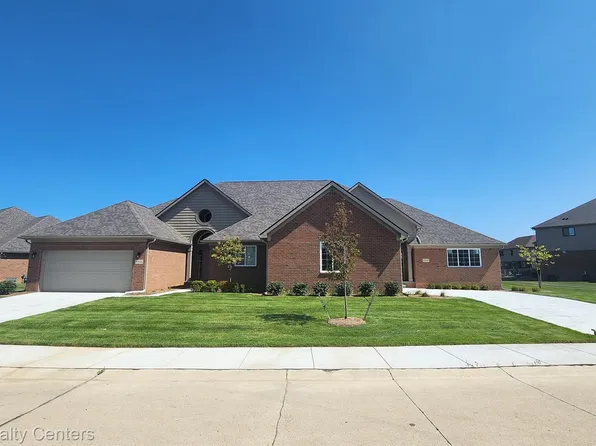 49682 Manistee Dr #87, Chesterfield, MI 48047