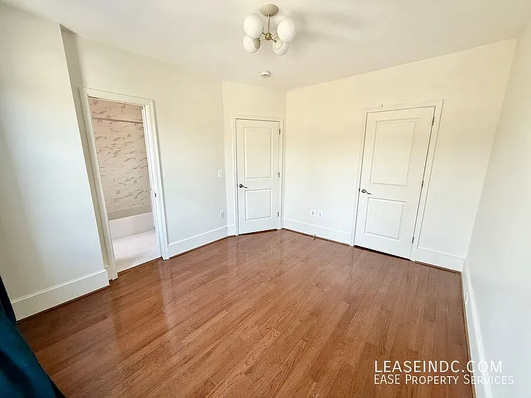 159 V St NE — Photo 23