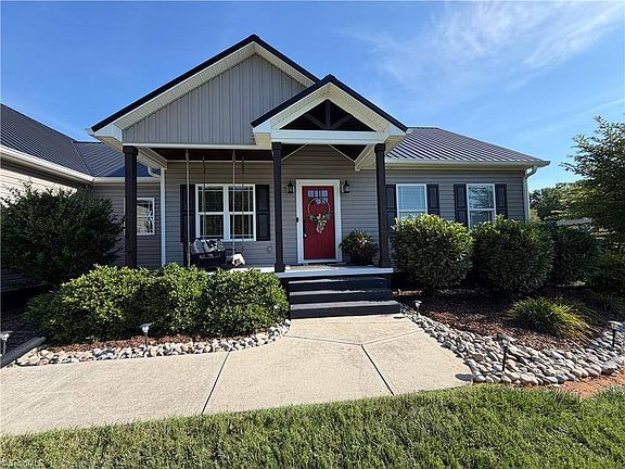 4th image of 6861 Country Meadows Ln