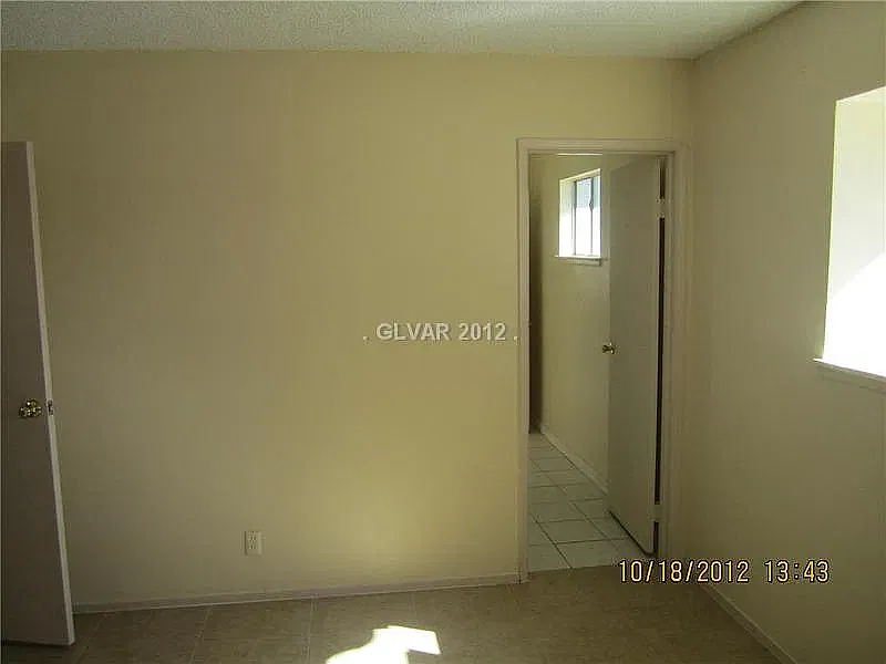 4 bed, 1270 sqft, $1,800 — Photo 2