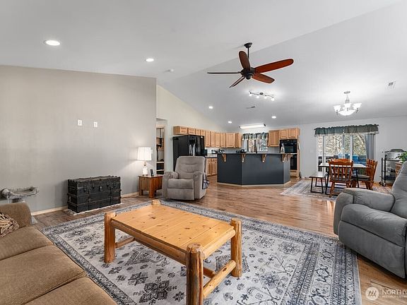 5th image of 12821 Entiat River Road