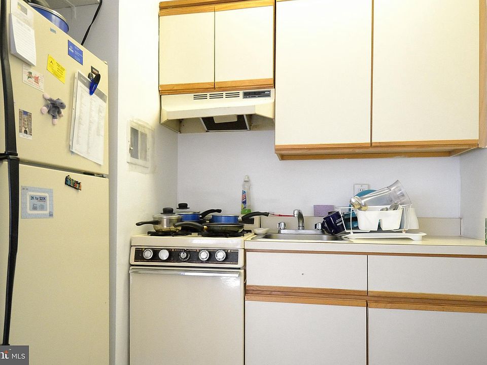 2nd image of 2101 Chestnut St Unit 1701