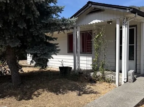 781 N 2nd Ave, Gold Hill, OR 97525