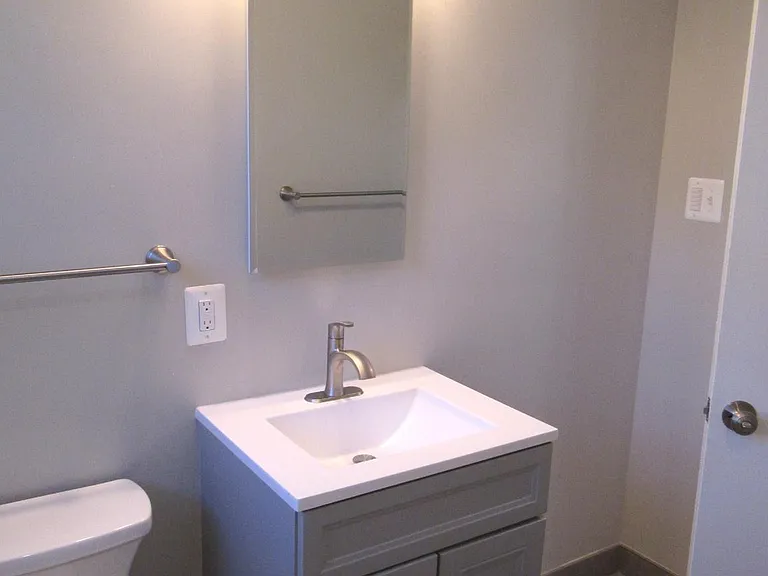 2142 N Stafford St #1 — Photo 15