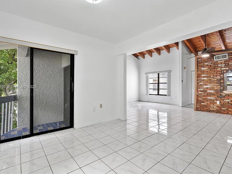10542 NW 7th Ter #B7 — Photo 11