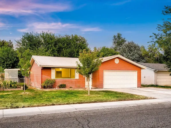 848 W Kinghorn Dr, Nampa, ID 83651