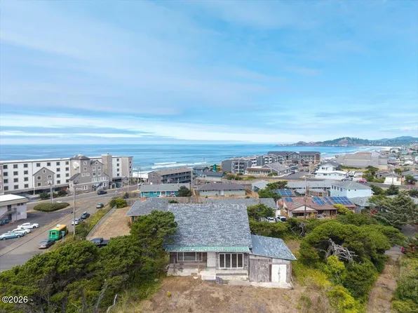 551 SW 4th St, Newport, OR 97365