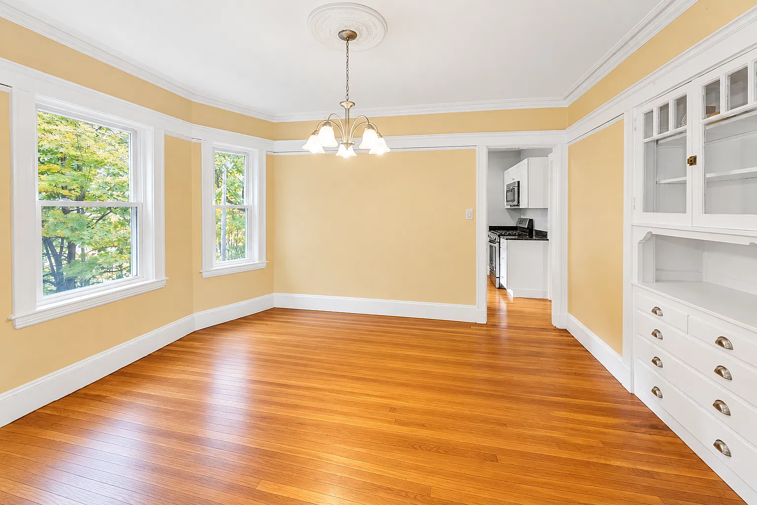 2 bed, 1200 sqft, $2,800 — Photo 4