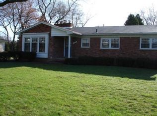 147 Bassett Pl, Bloomfield Hills, MI 48301