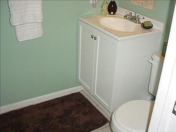 4th image of 1363 Peppertree Cir
