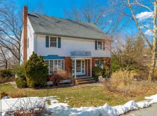 400 Ridgeland Ter, Leonia, NJ 07605