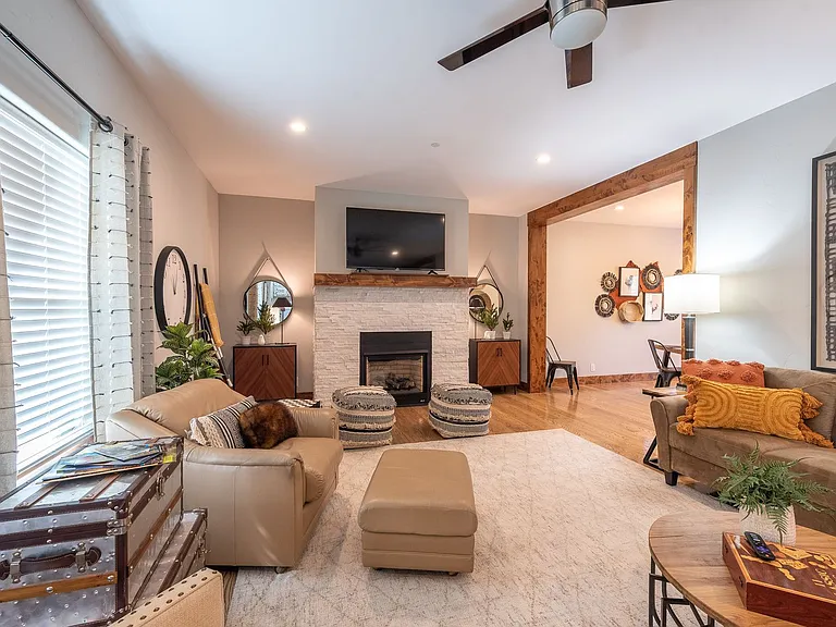 313 Vasquez Rd — Photo 33