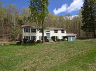 110 Old Stagecoach Rd, Hinsdale, MA 01235