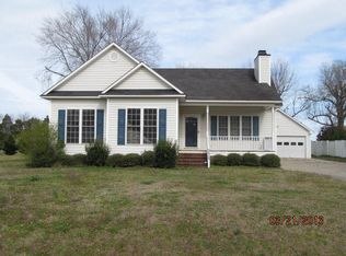 2405 Summerfield Dr, Tarboro, NC 27886