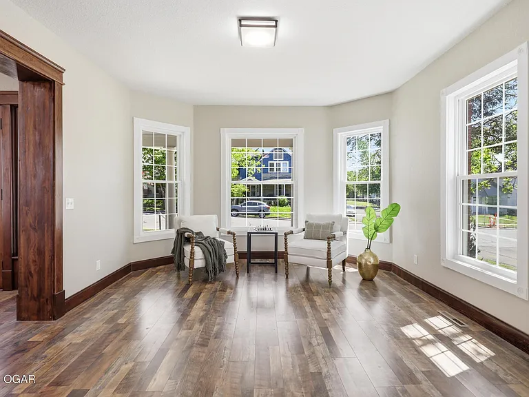 402 N Wall Ave — Photo 15