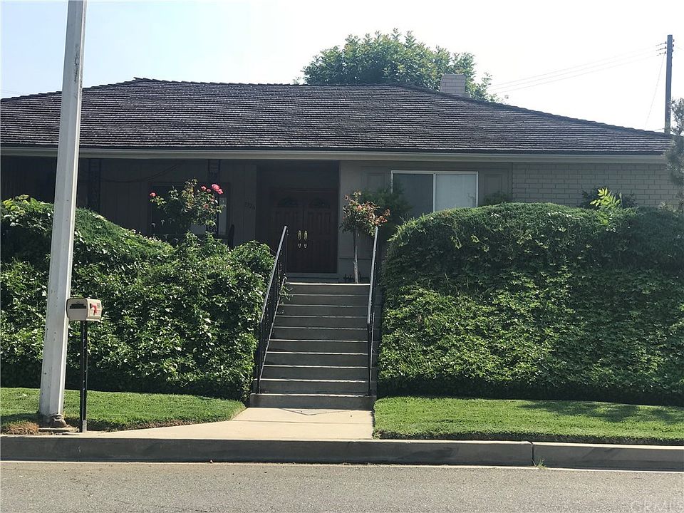 1st image of 3326 E Sunset Hill Dr