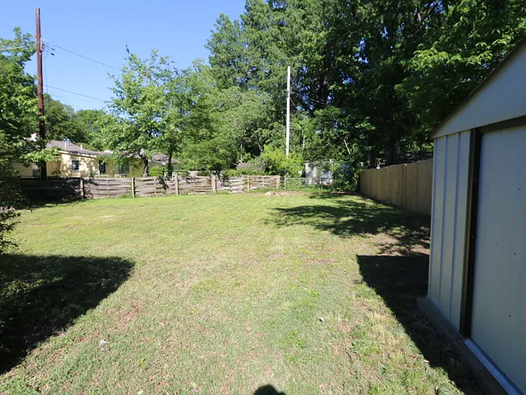 940 Vaughn Rd — Photo 11