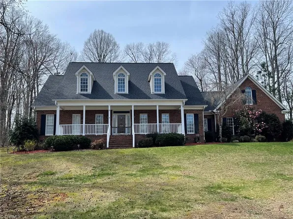 4234 Holly Grove Ct, Randleman, NC 27317