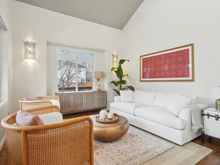 3940 Montclair Ln — Photo 4