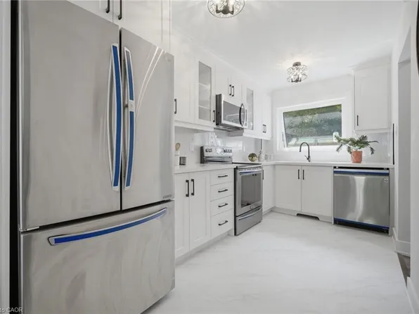 1345 Playford Rd, Mississauga, ON L5J 3V9