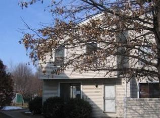 668 Summer Winds Ln #B, Saint Peters, MO 63376