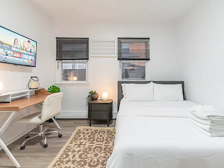 166 Elm St #1L — Photo 8