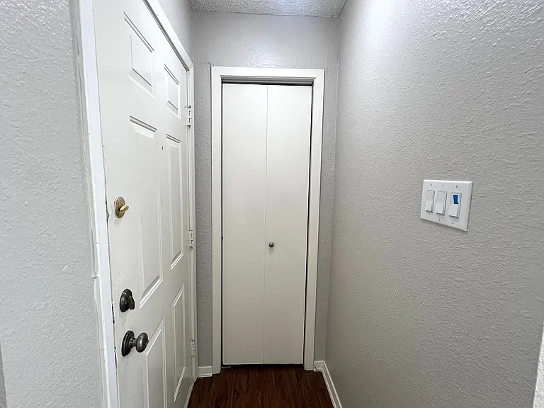 2018 W Rundberg Ln #8B — Photo 2