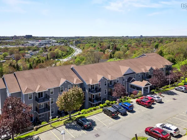79 Collins Grv #131, Halifax, NS B2W 6B9