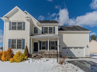 6 Stone Crest Dr, Mechanicville, NY 12118