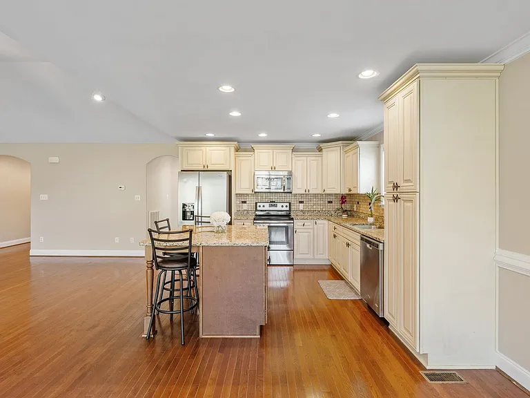 526 Cornucopia Ln — Photo 16