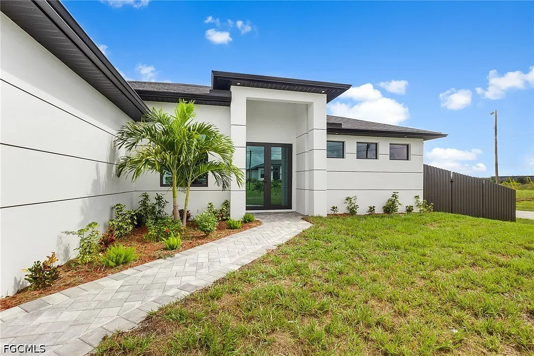 3 bed, 2.0 bath, 1785 sqft, $3,300 — Photo 4