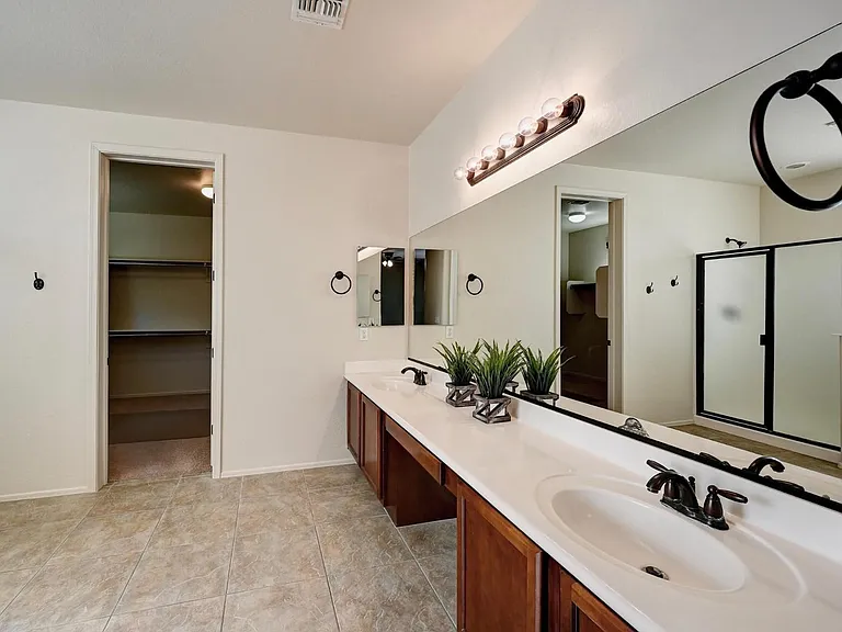 141 W Hackberry Dr — Photo 15