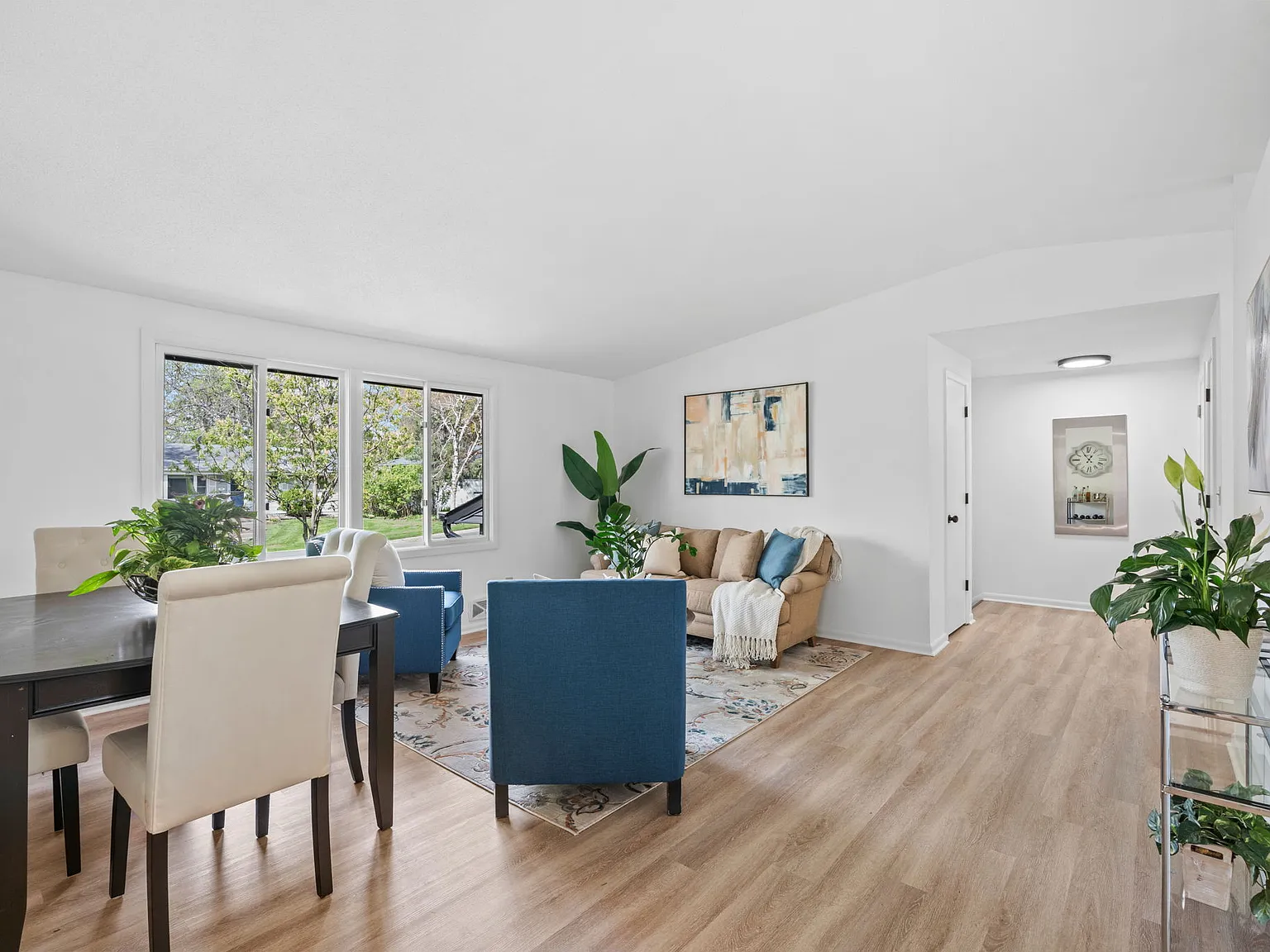 2 bed, 1002 sqft, $2,395 — Photo 3