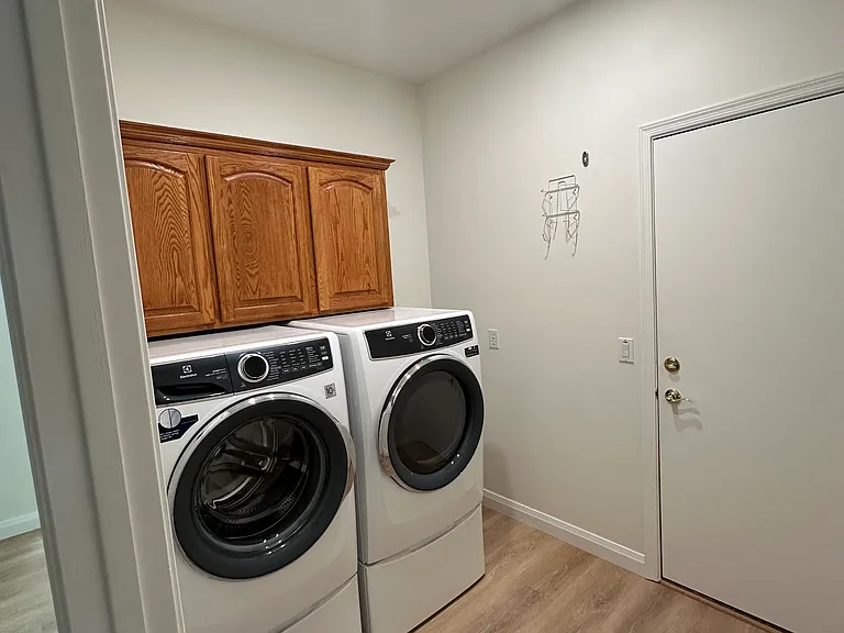 2530 E Menlo St — Photo 8