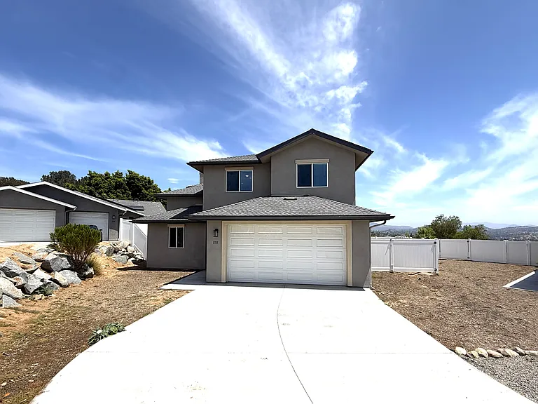 1715 Terrace Hill Dr — Photo 2